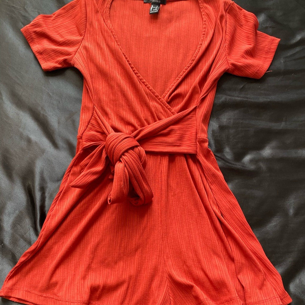 Rust colored romper - Picture 2 of 2
